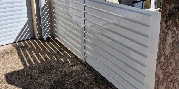 Installation de clôture aluminium sur-mesure par ALU TECH sur Montpellier et sa région
