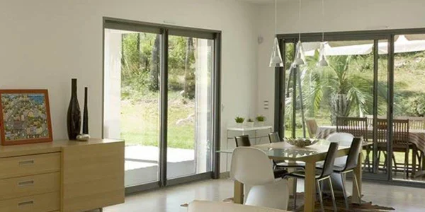 Besoin d’un devis pour installer une baie vitrée à galandage ?