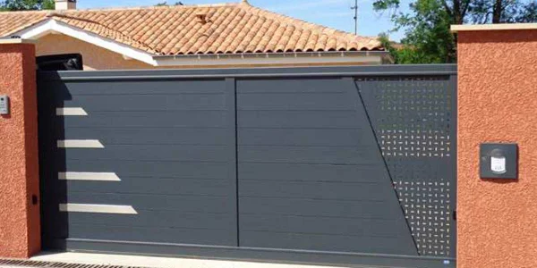 Portail coulissant moderne