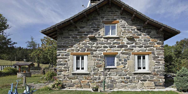 Besoin d’un devis pour vos persiennes aluminium ?