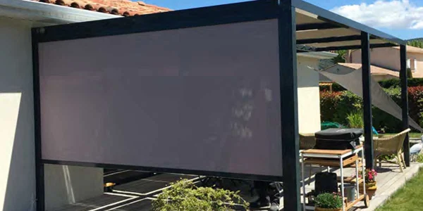 Stores enroulables extérieurs