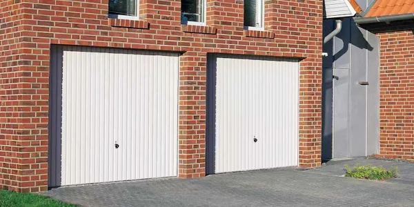Faites installer votre porte de garage basculante par un professionnel près de Montpellier