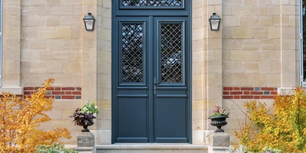 Votre projet de porte d’entrée bois à Montpellier et dans l’Hérault