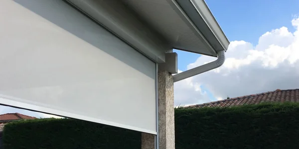 Les stores verticaux ou claustras